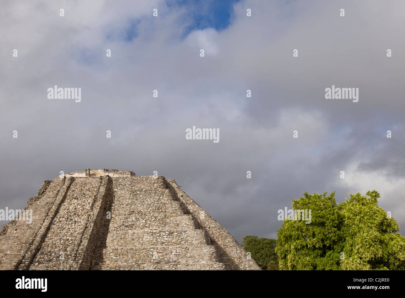 Beeindruckende Tempel des Kukulcan oder El Castillo an der postklassischen Maya Ruinen von Mayapan in der Yucatan Halbinsel, Mexiko. Stockfoto