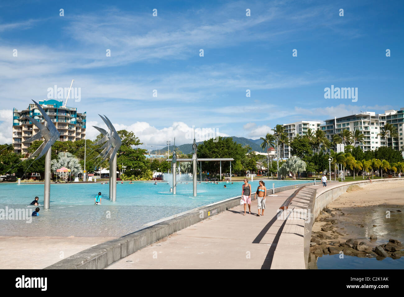 Die Esplanade Lagune an der Uferpromenade von Cairns. Cairns, Queensland, Australien Stockfoto