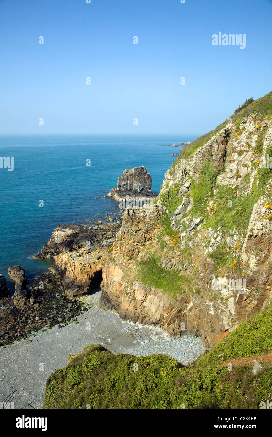 Les Autelets stapelt Klippen Küstenlandschaft Westküste Kanalinseln Sark Insel Stockfoto
