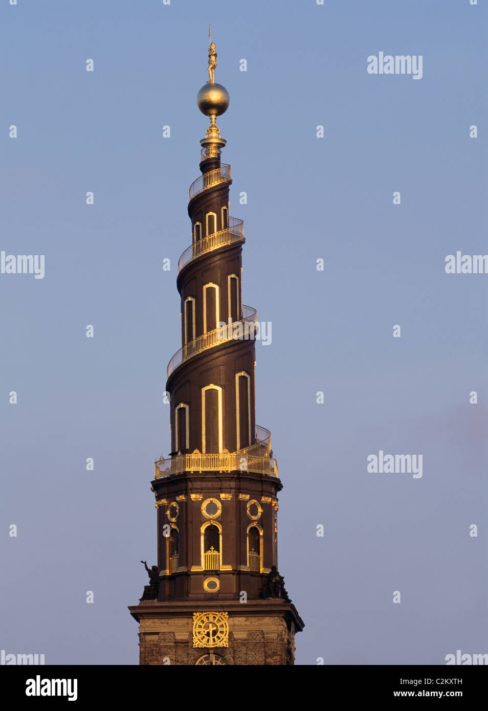 Außentreppe am Turm der Vor Frelsers Kirke (Kirche des Erlösers), Copenhagen Stockfoto