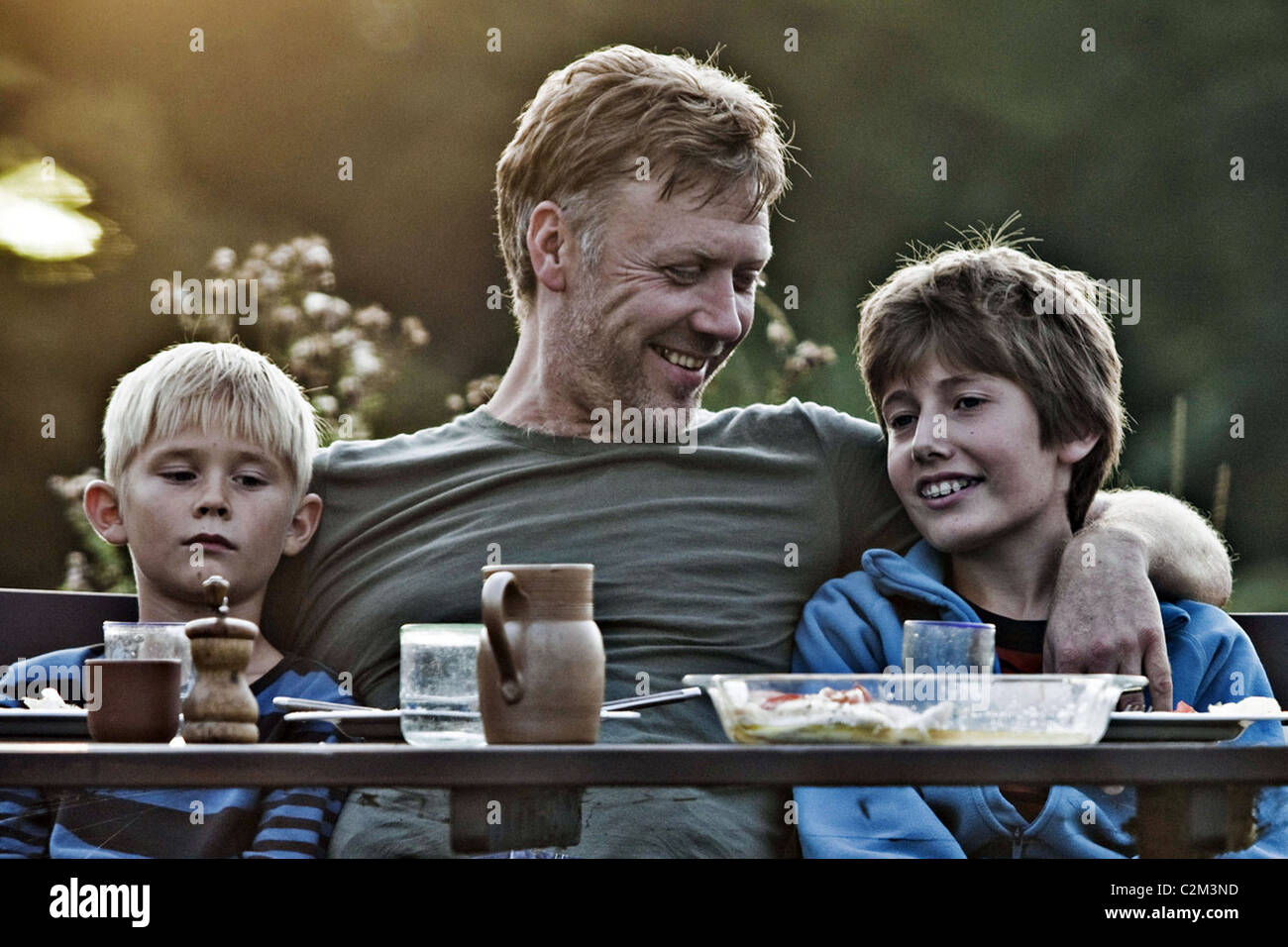 Susanne Bier Dir 2010 Mikael Persbrandt Kinder Jungs Familie Stockfotos Und Bilder Kaufen Alamy