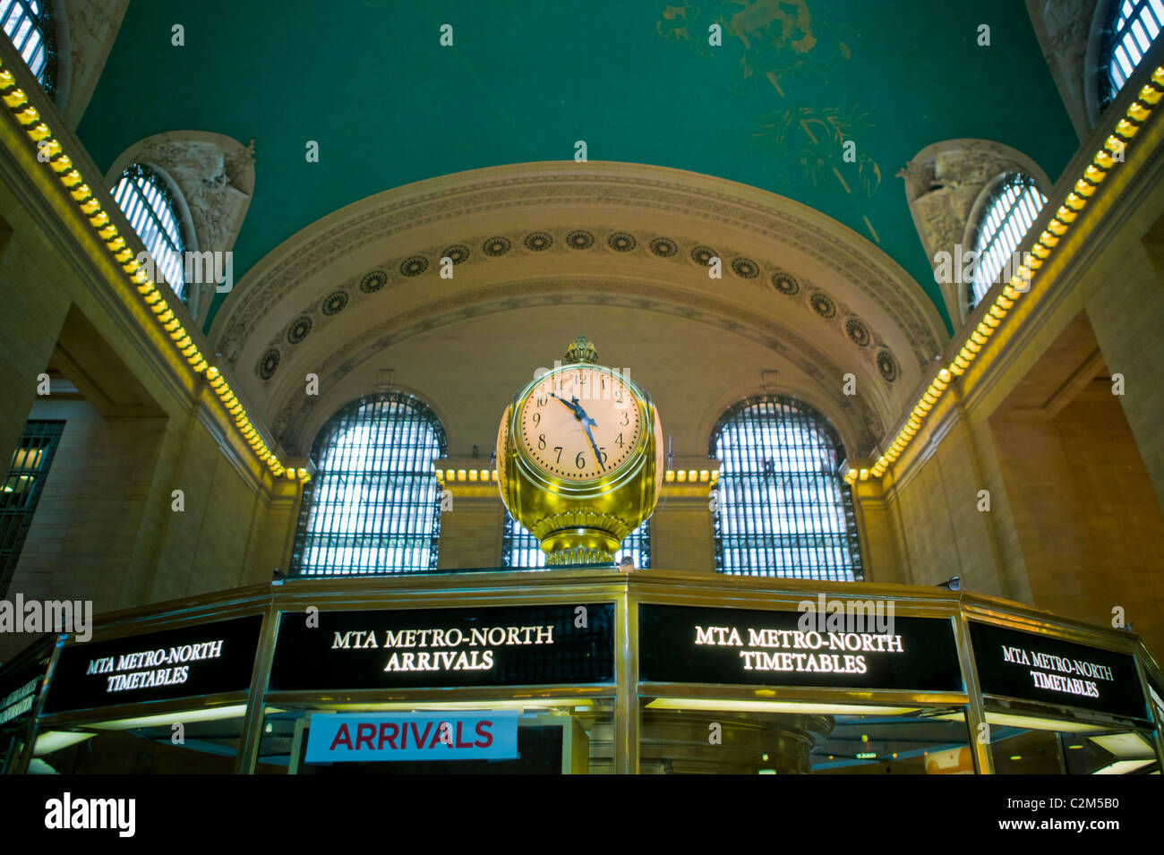 Grand Central Terminal Info-Stand und Uhr Stockfoto