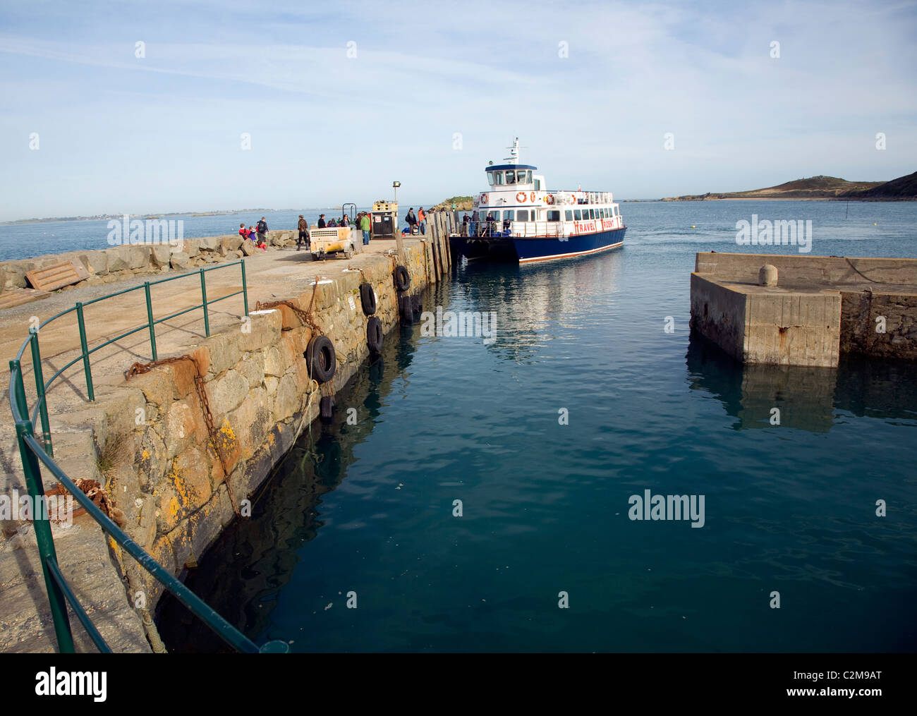 Fähre am Kai Herm Island Kanalinseln Stockfoto