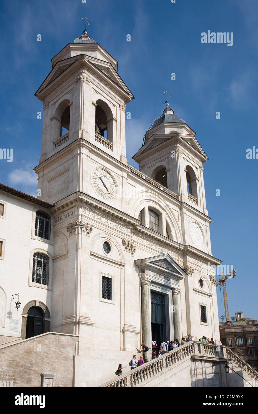 Außenansicht des Trinita dei Monti, Rom, Italien. Stockfoto