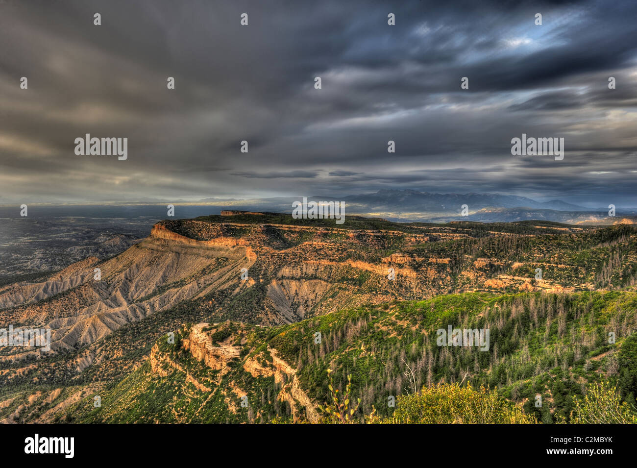 Malerische Aussicht von Mesa Verde Nationalpark bei Sonnenuntergang. Foto vom Punkt des Parks, die höchste Erhebung im park Stockfoto