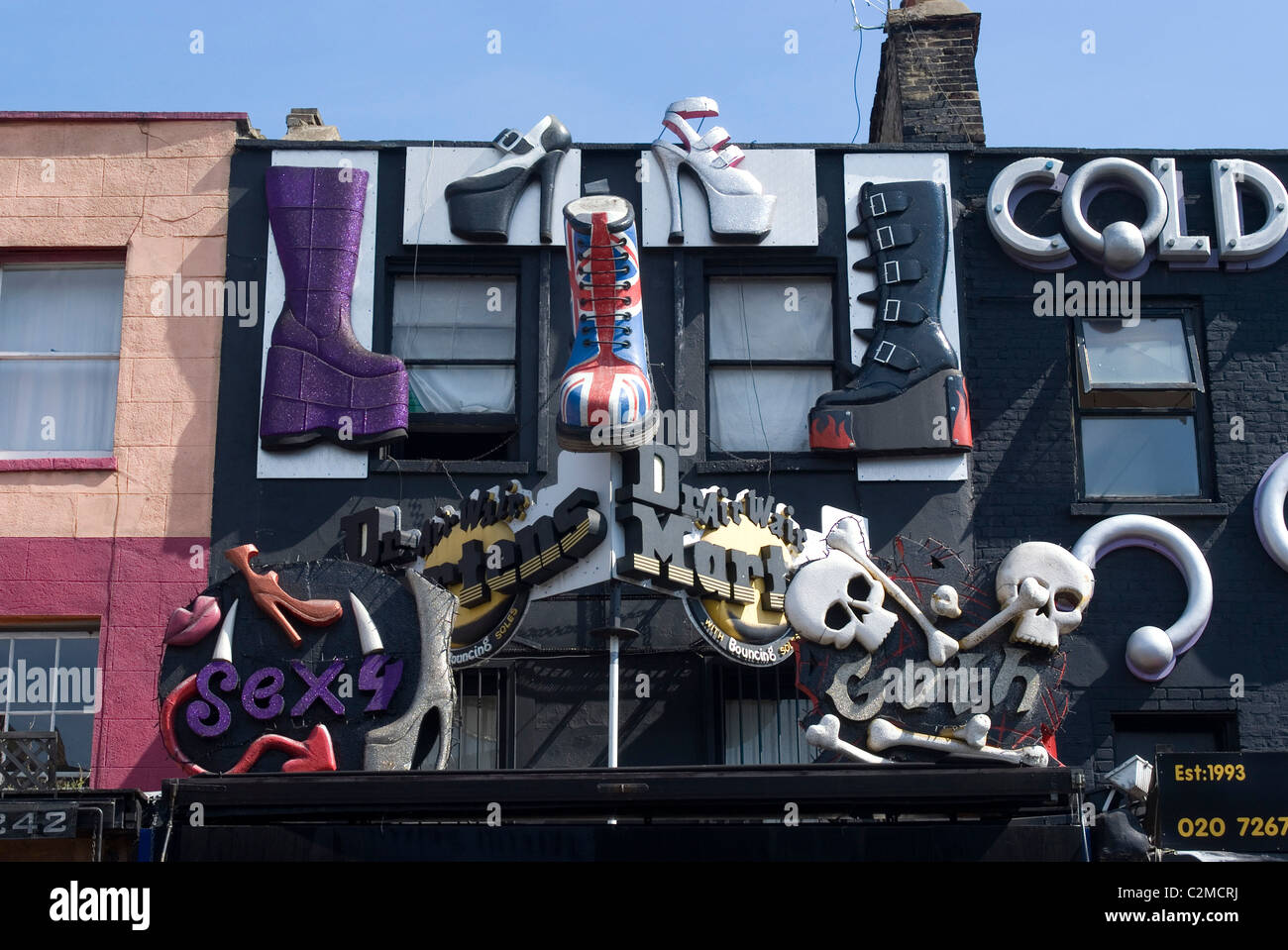 Kaufen Sie Kunst, Camden High Street, London Stockfoto