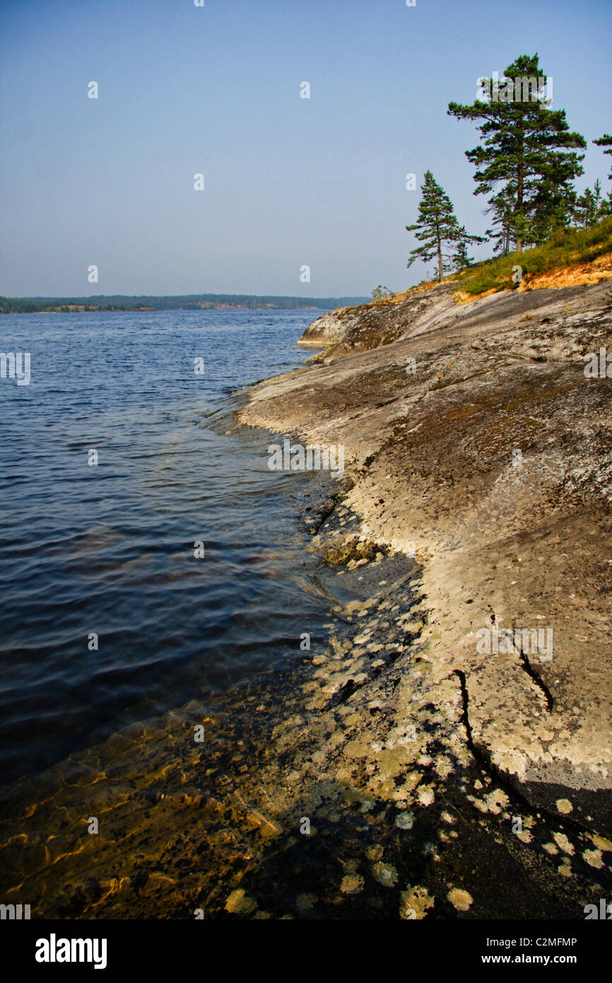 Küste von Rissian Ladogasee Stockfoto