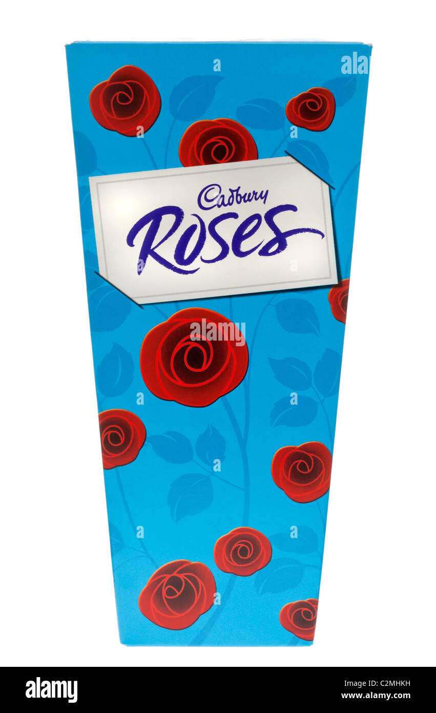 Schachtel Cadbury Roses auf weißem Hintergrund Stockfoto