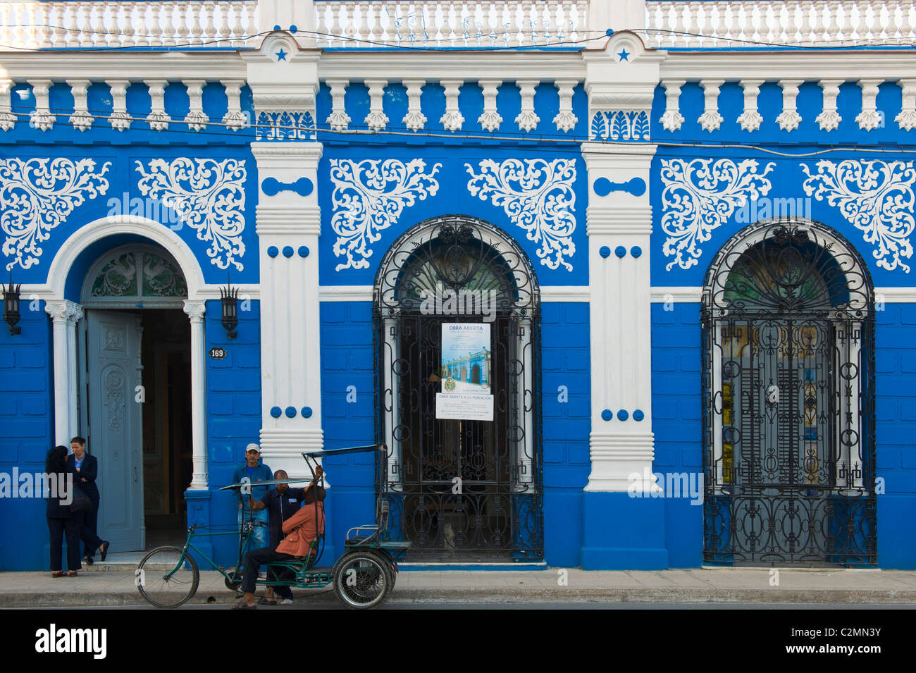 Blauen Fassade von Obra Abierta, Cultural Center of Anthropology, Camagüey, Kuba Stockfoto