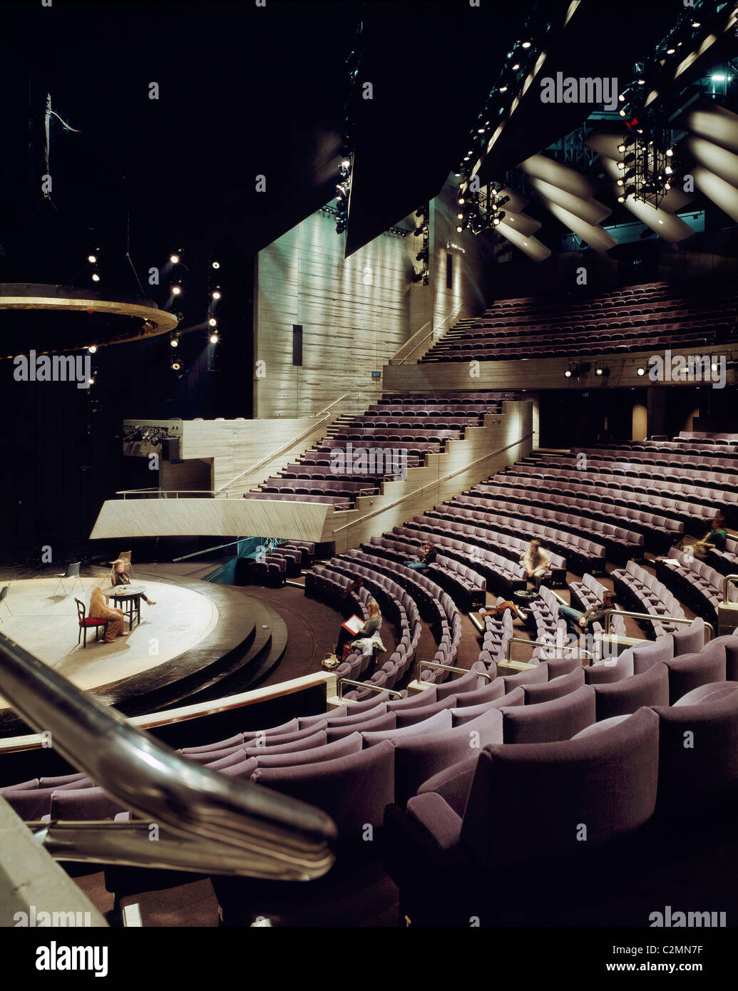 National theatre london interior -Fotos und -Bildmaterial in hoher ...