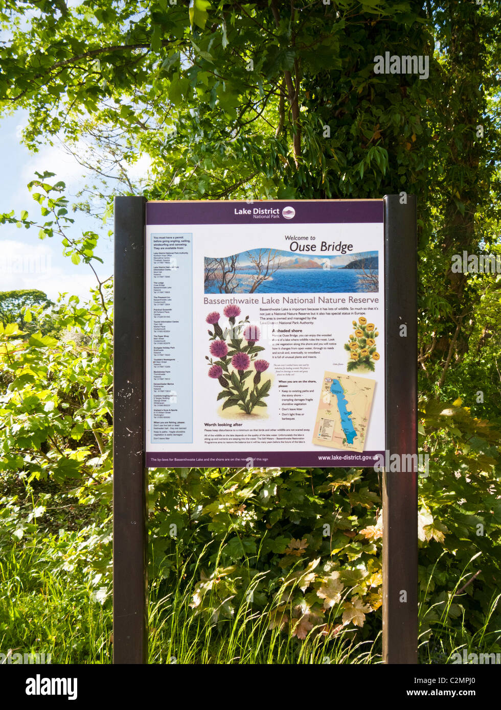 Informationen für Tourismus am Bassenthwiate Lake Nature Reserve, The Lake District, Cumbria, England UK Stockfoto