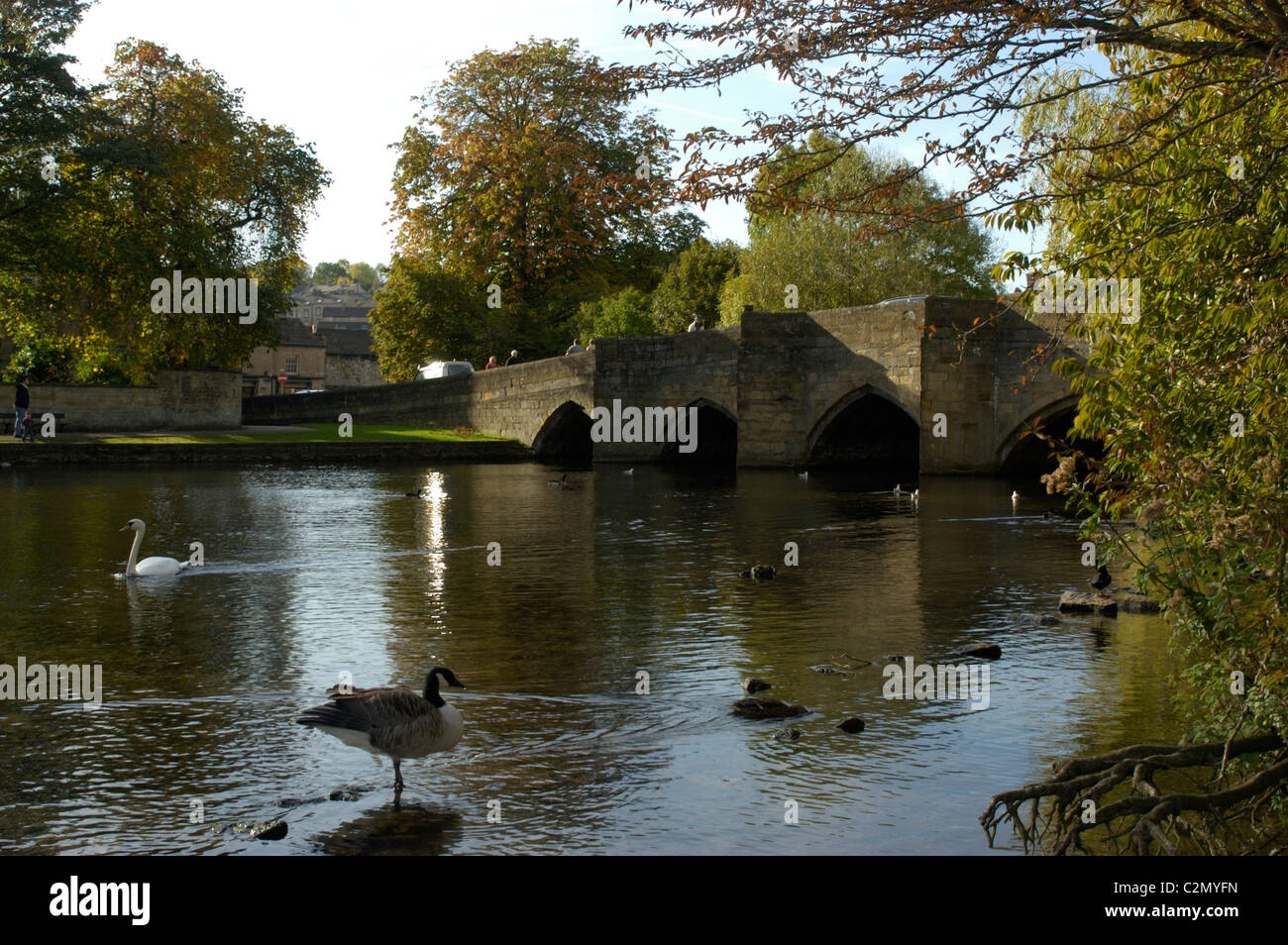 Bakewell Brücke über den Fluss Wye Stockfoto