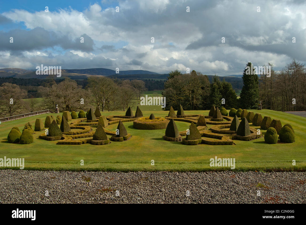 Blick auf die Gärten im Drumlanrig castle Stockfoto