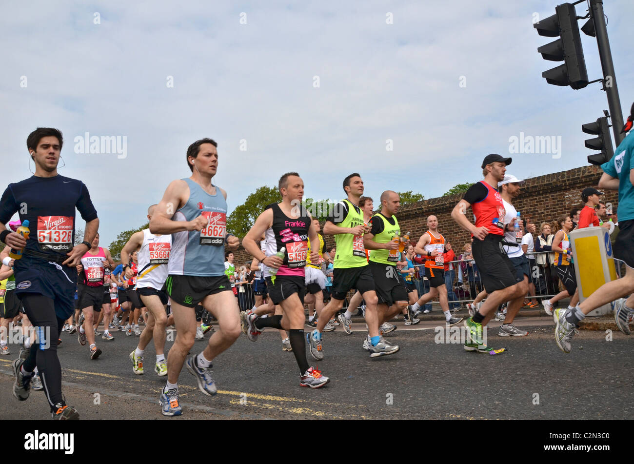 Virgin London Marathon 2011, Runner, ein Teilnehmer, ein Mann, London, UK Stockfoto