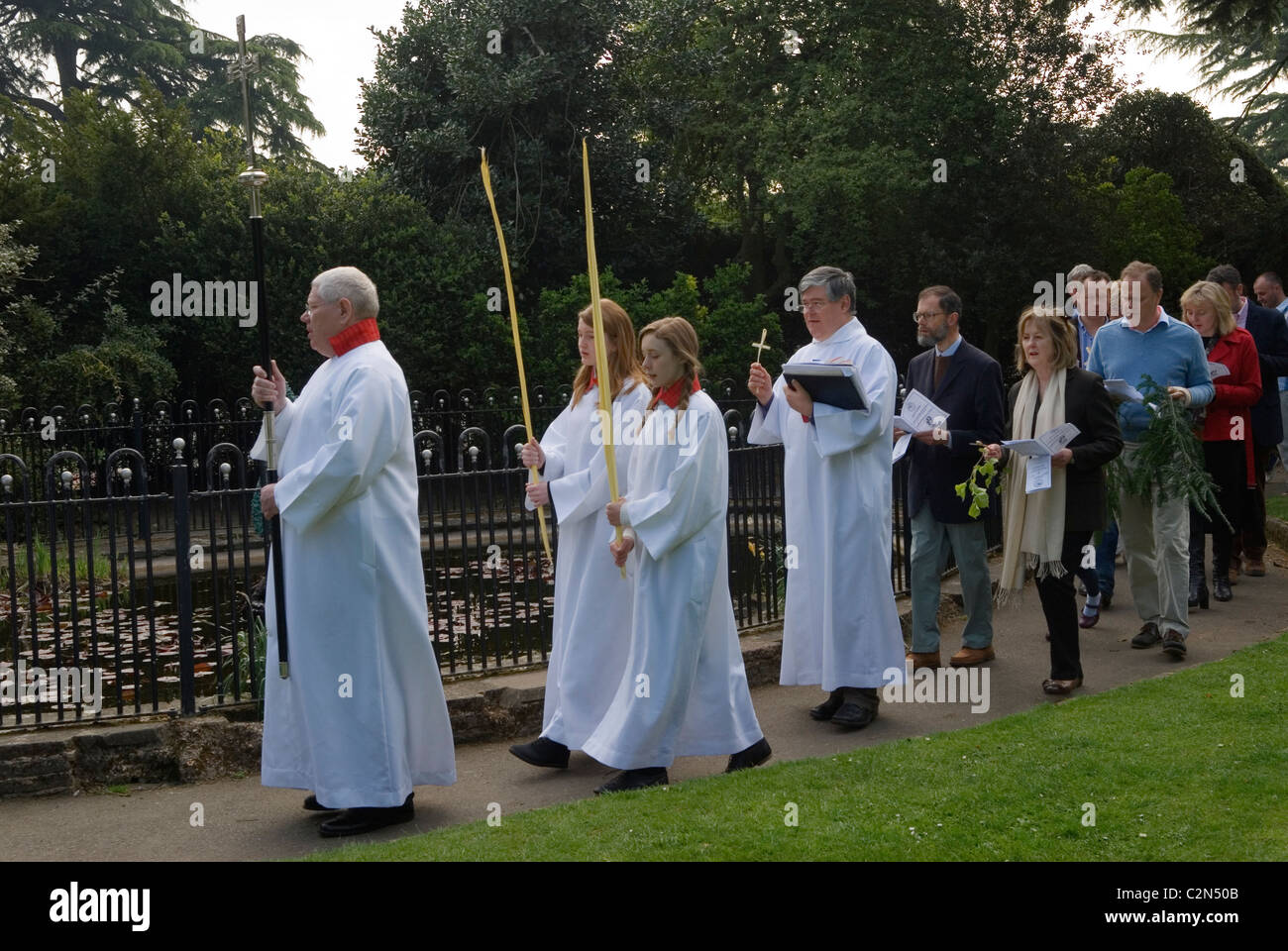 Palm Sonntag Prozession St Mary die Jungfrau Church Of England Merton South Wimbledon London UK. Stockfoto