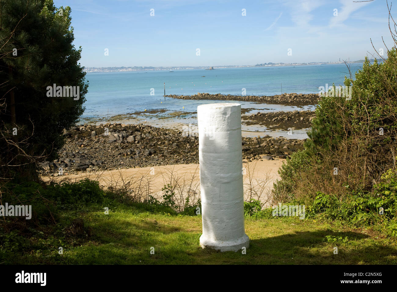 Weiße Markierung Herm Inselansicht Channel Islands, Guernsey Stockfoto