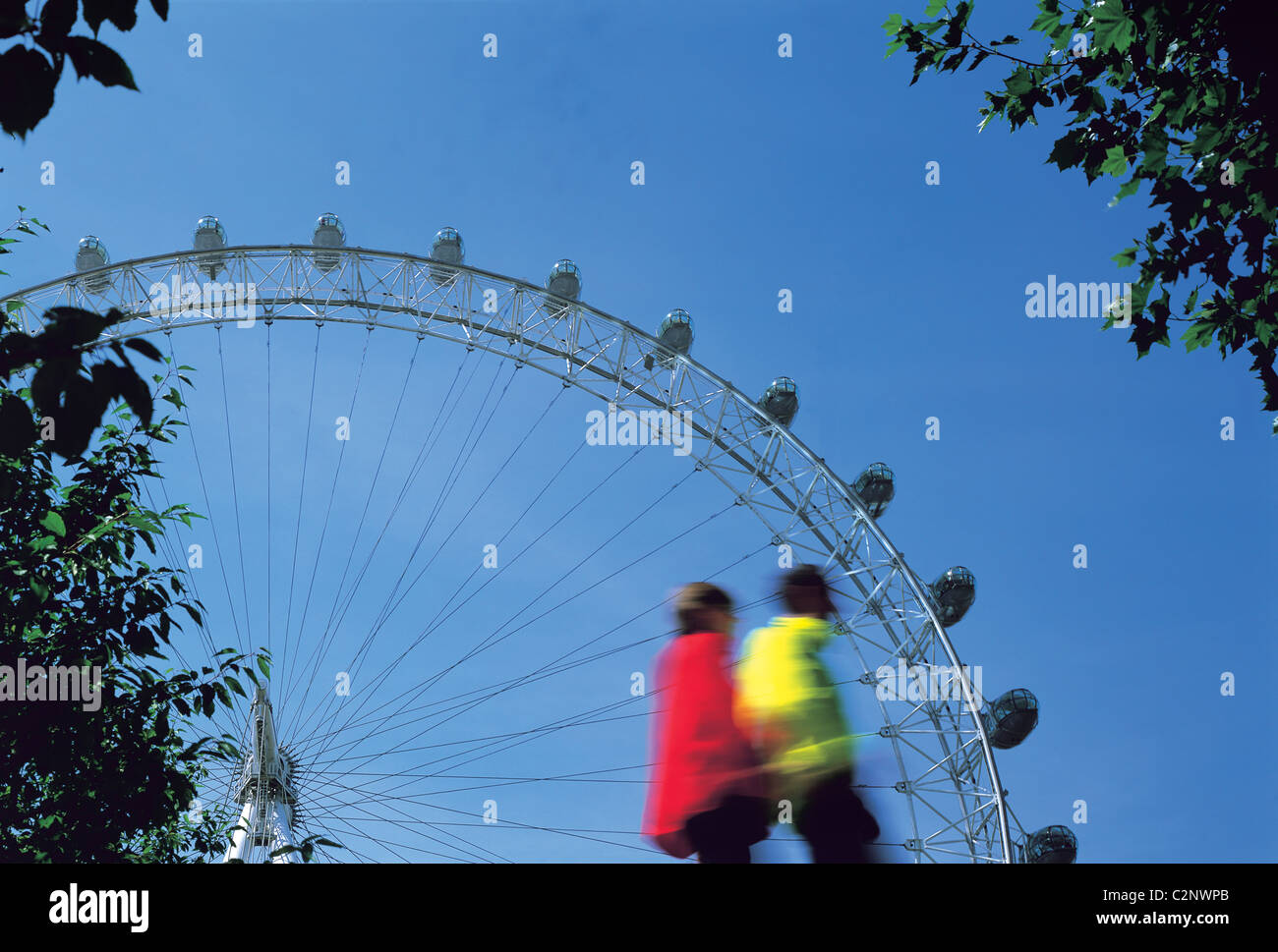 British Airways London Eye, London. Rad mit zwei Figuren. Stockfoto