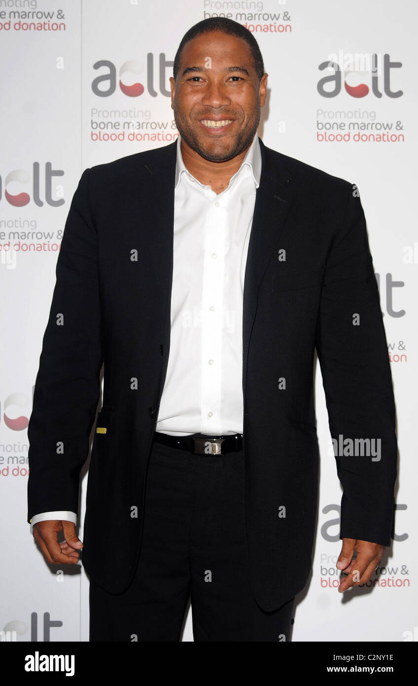 John Barnes ACLT Launch-Party im Riverbank Park Plaza Hotel - Ankunft London, England - 28.04.08 Stockfoto