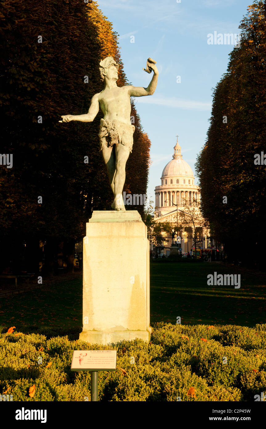 Statue "L'acteur Grec" im Jardin du Luxembourg in Paris. Stockfoto