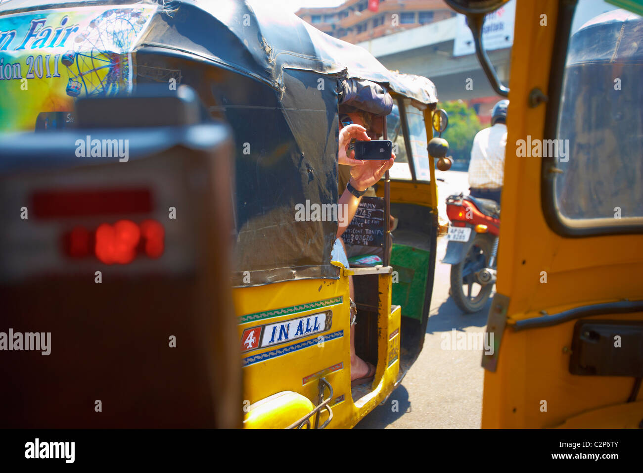 Rikscha-Fahrt in Indien. Stockfoto