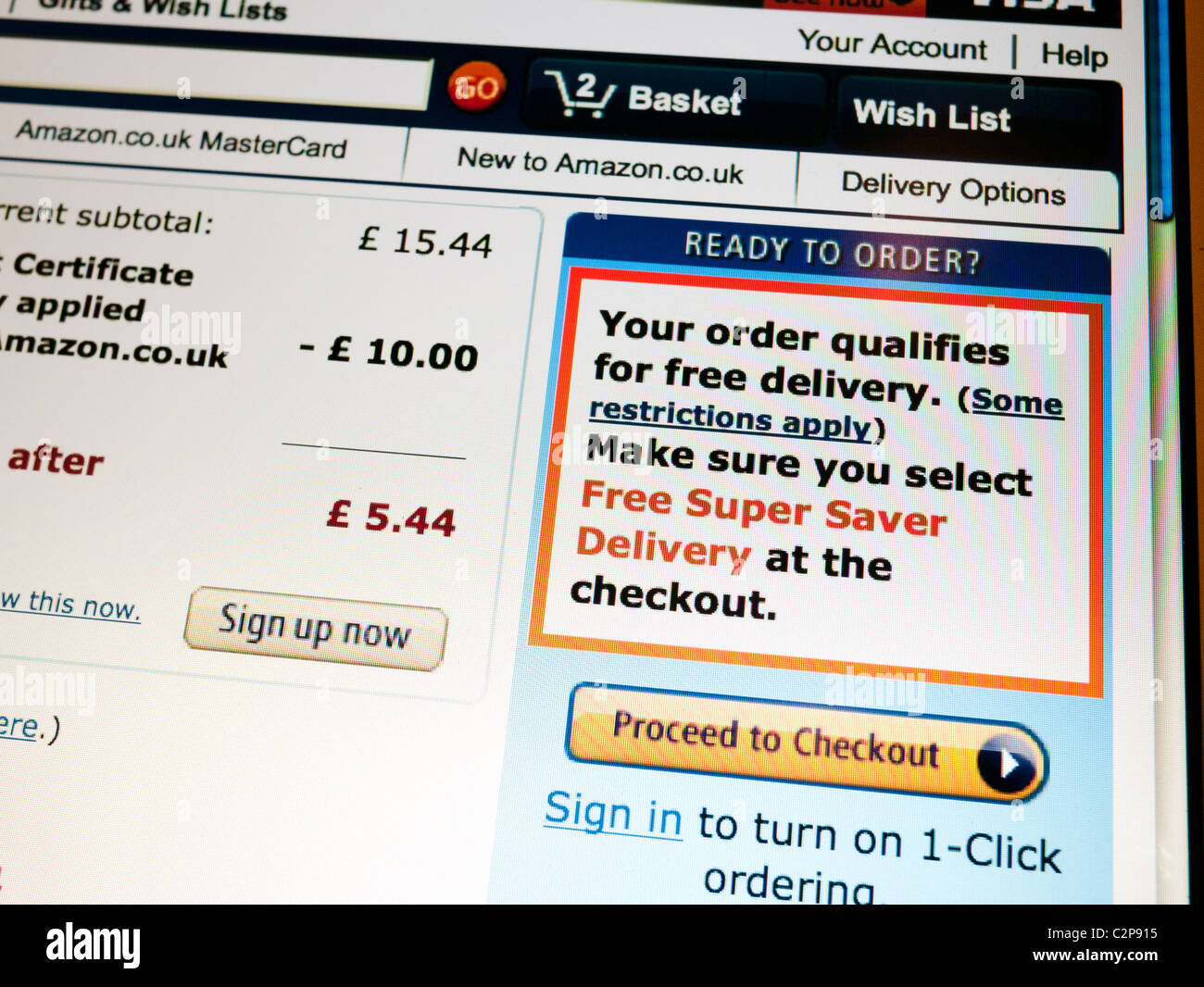 Einen Online-Kauf bei Amazon uk Stockfoto