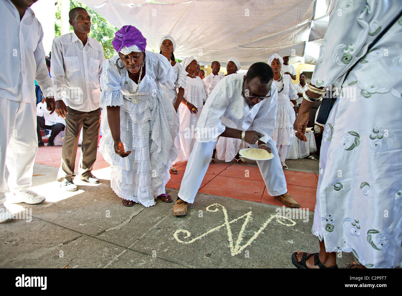 Voodoo Zeremonie in Port Au Prince am ersten Jahrestag des Jahres 2010 Erdbeben in Haiti. Stockfoto