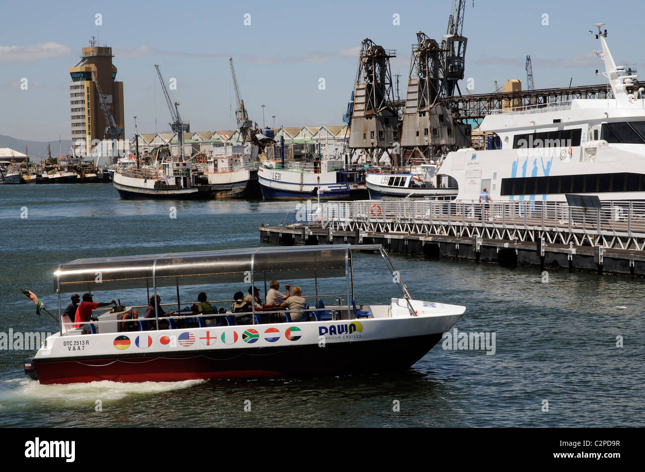 Ausflugsschiff und Besucher der Hafen von Cape Town-Südafrika Touren Stockfoto