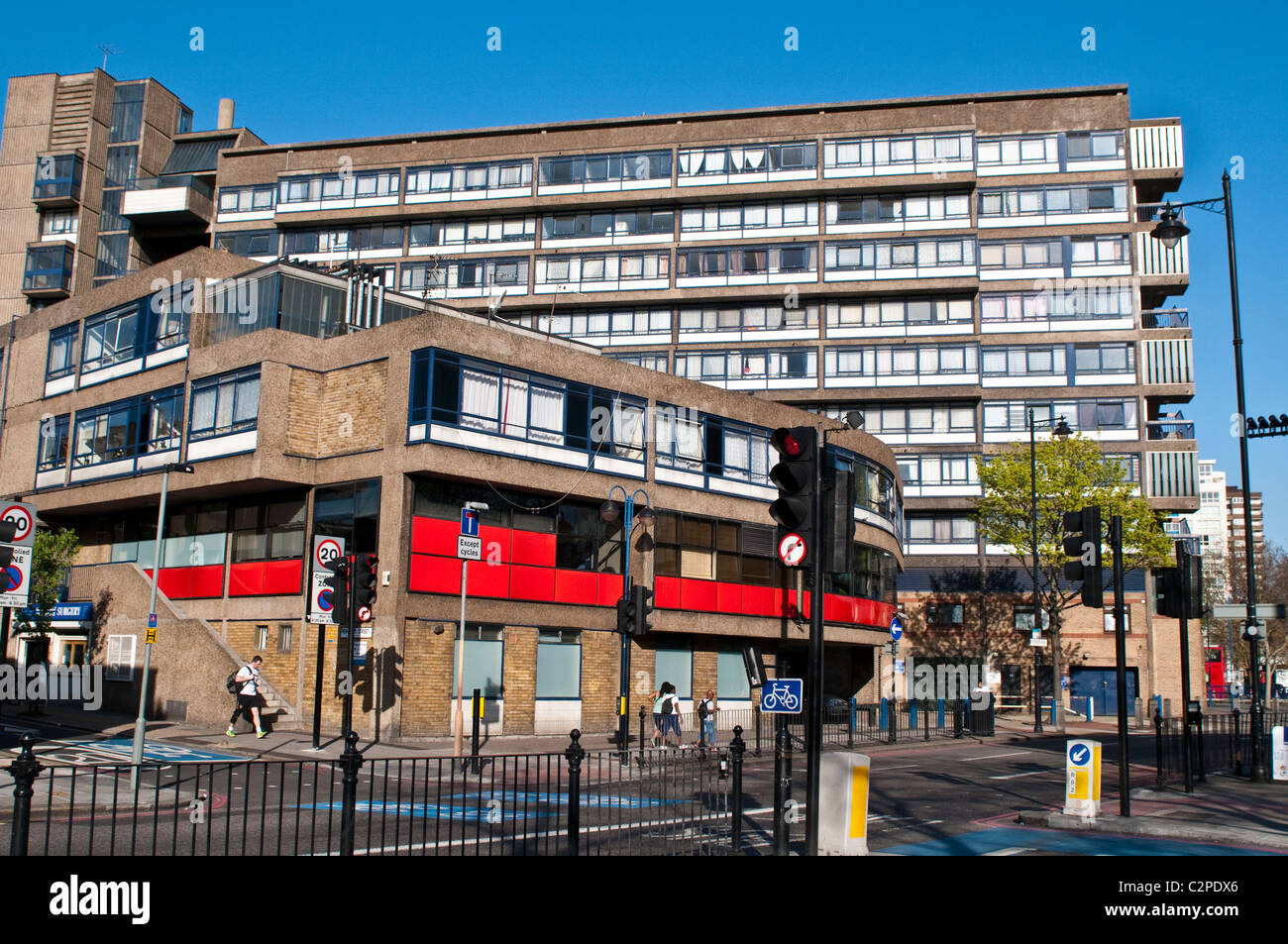 Modernen Wohnanlage, St.-Georgs-Straße, Southwark, London, UK Stockfoto