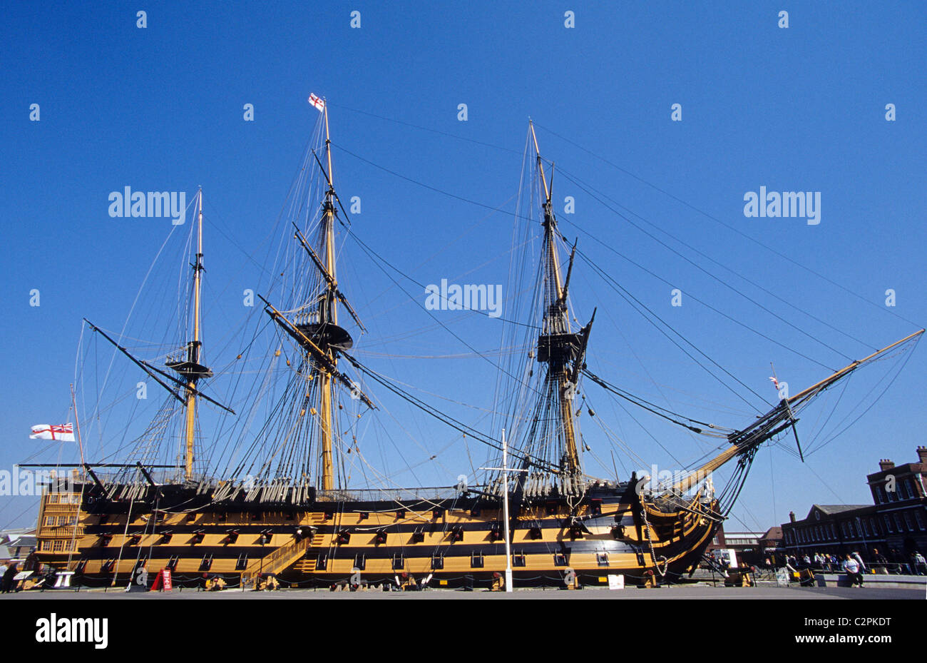 Nelsons Flaggschiff HMS Victory auf der historischen Werft in Portsmouth, England Stockfoto