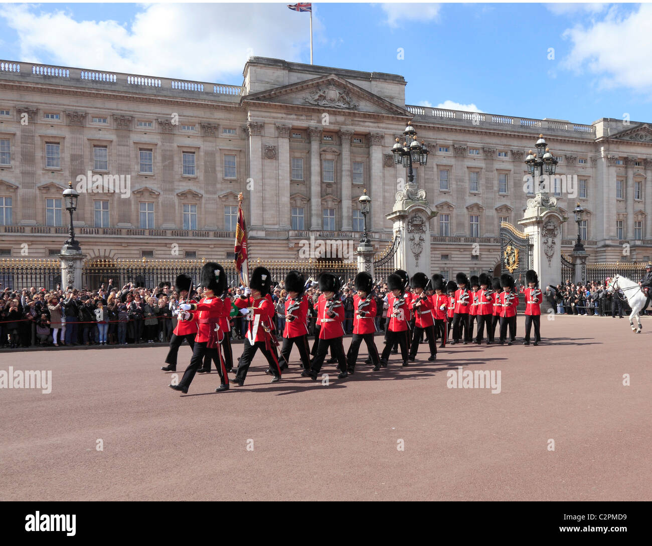 Ändern der Guard am Buckingham Palace in London. Stockfoto