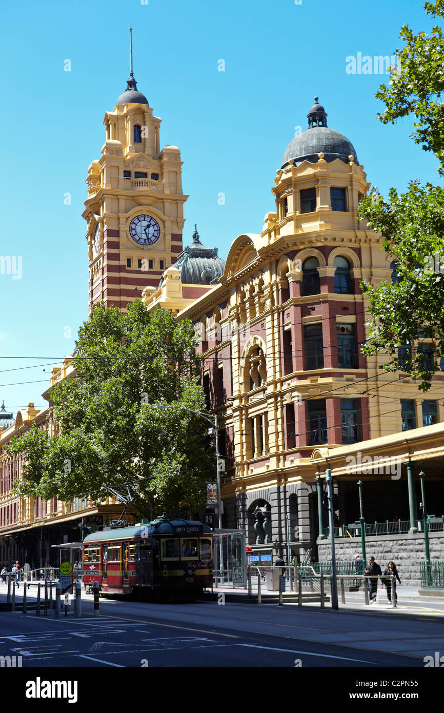Der Bahnhof Flinders Street in Melbourne, Victoria, Australien Stockfoto