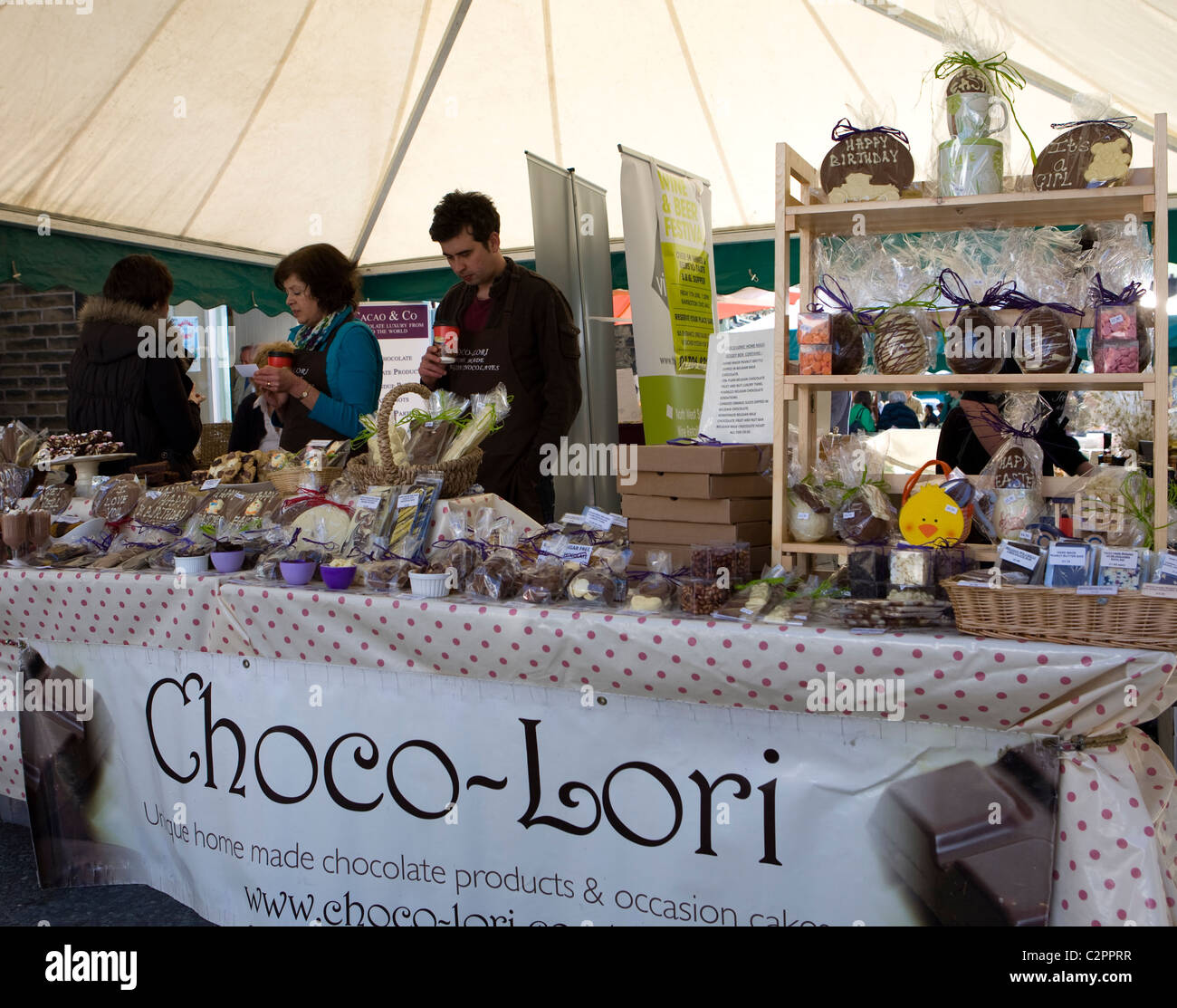 Menschen und Touristen, Ramsbottom Chocolate Festival, April 2011, Lancashire UK Stockfoto