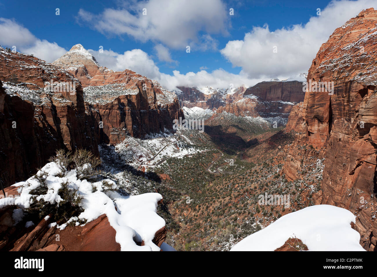Ansicht des Zion Canyon nach einem Schneesturm Frühling Stockfoto