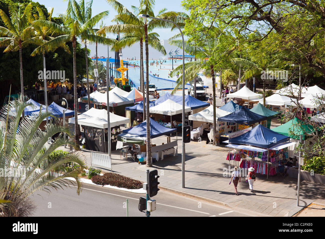 Die Esplanade-Märkte, statt jedes Wochenende neben der Lagune. Cairns, Queensland, Australien Stockfoto