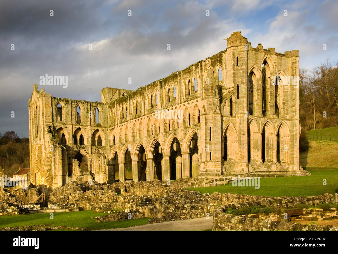 Rievaulx Abtei. Blick auf das Presbyterium. Stockfoto