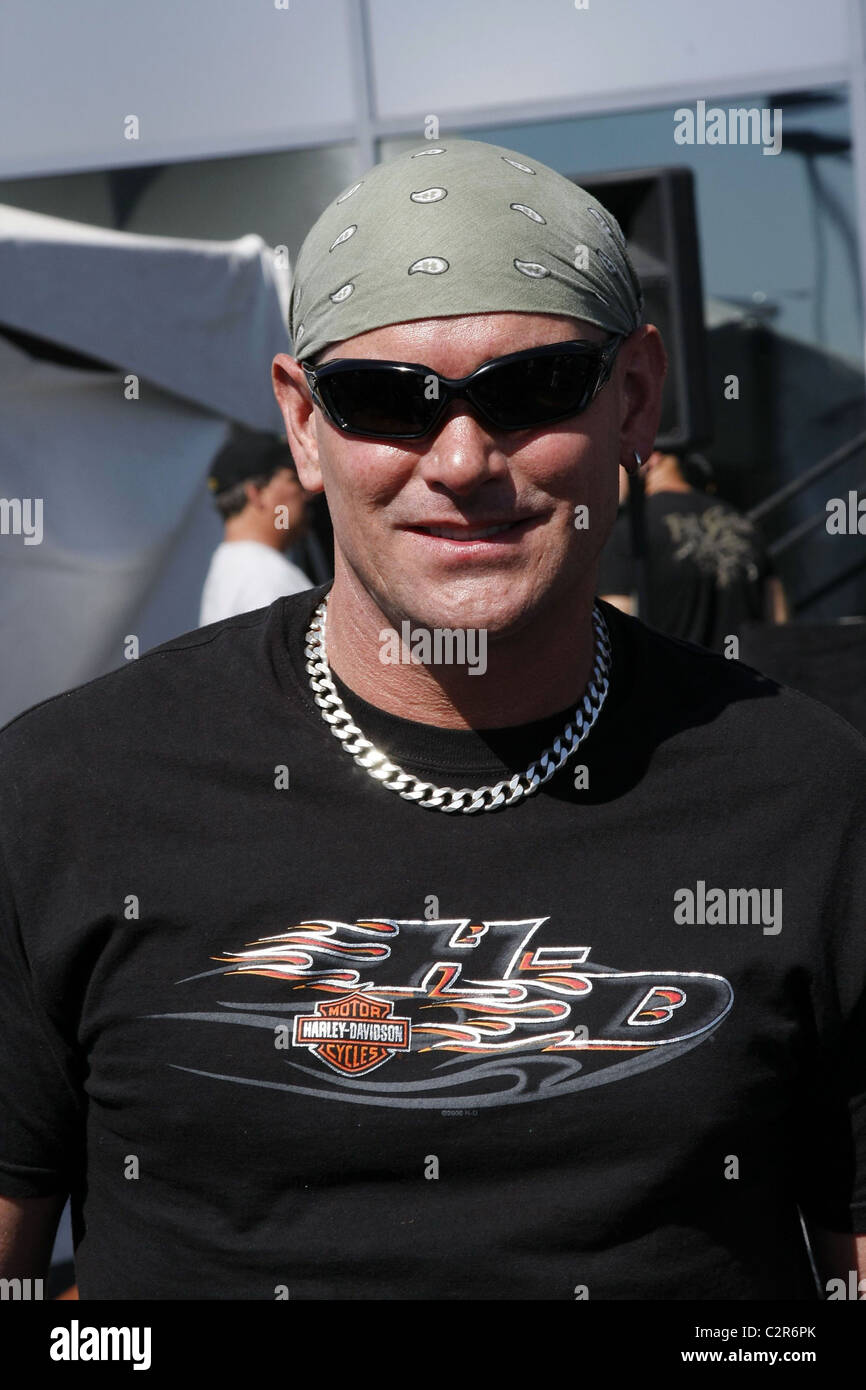 Keith Anderson ACM Charity Motorrad fahren in Las Vegas Harley Davidson
