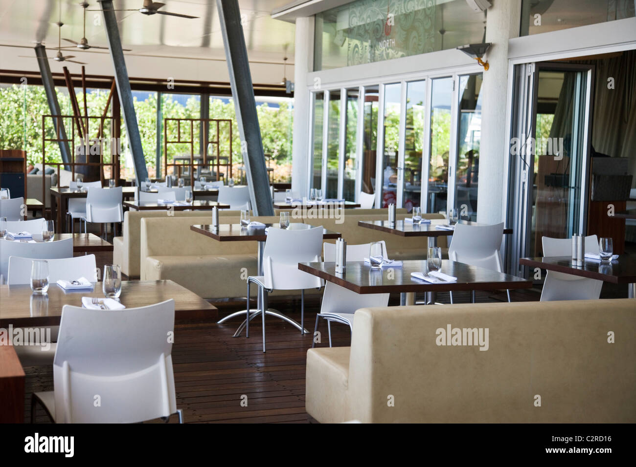 Nord-Essen und Wein im Shangri-La Hotel. Der Pier, Cairns, Queensland, Australia Stockfoto