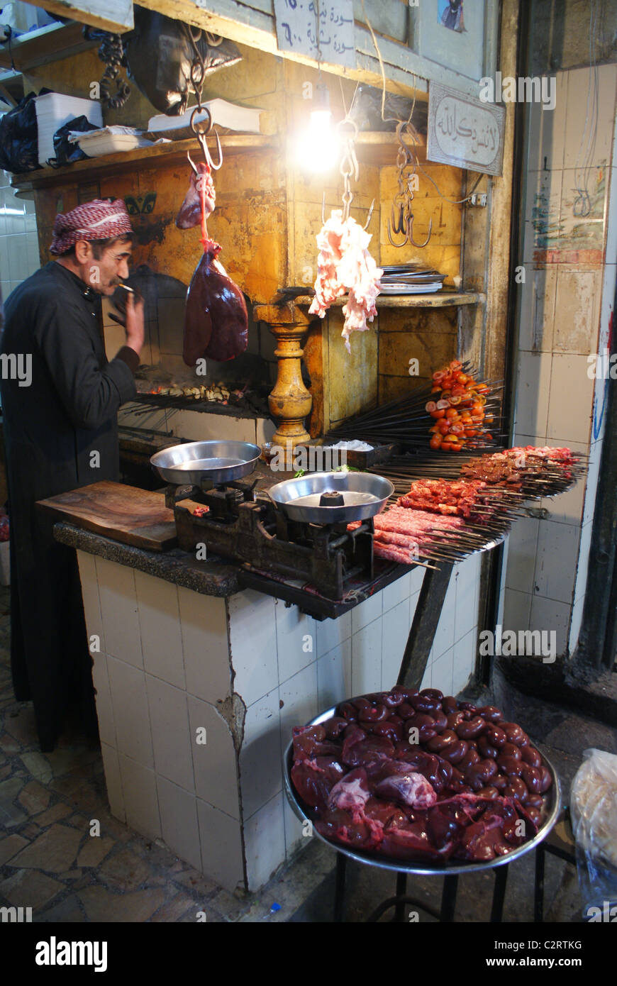 Kebab-Verkäufer im Souq Al-Madina, Aleppo, Syrien Stockfoto