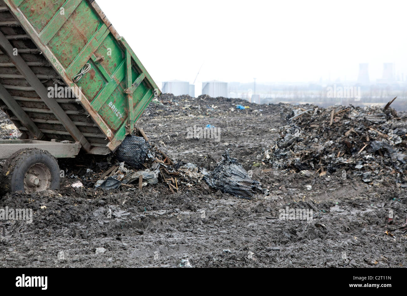 Industrielle Kläranlage, England - dumping ungefährliche Abfälle auf Deponien Stockfoto