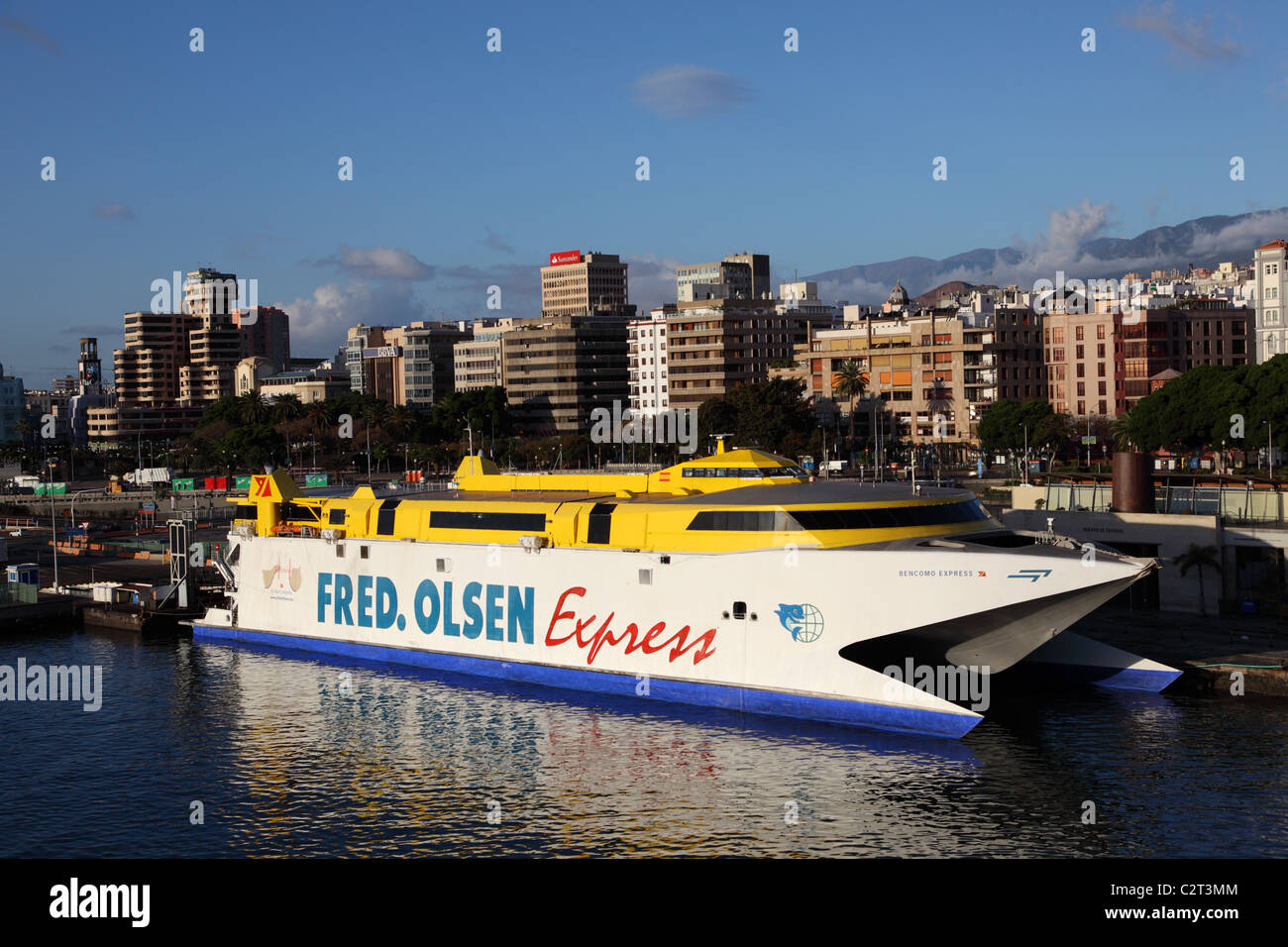 High Speed Fähre Schiff Fred.Olsen Express in Hafen Santa Cruz De Tenerife, Spanien. Stockfoto