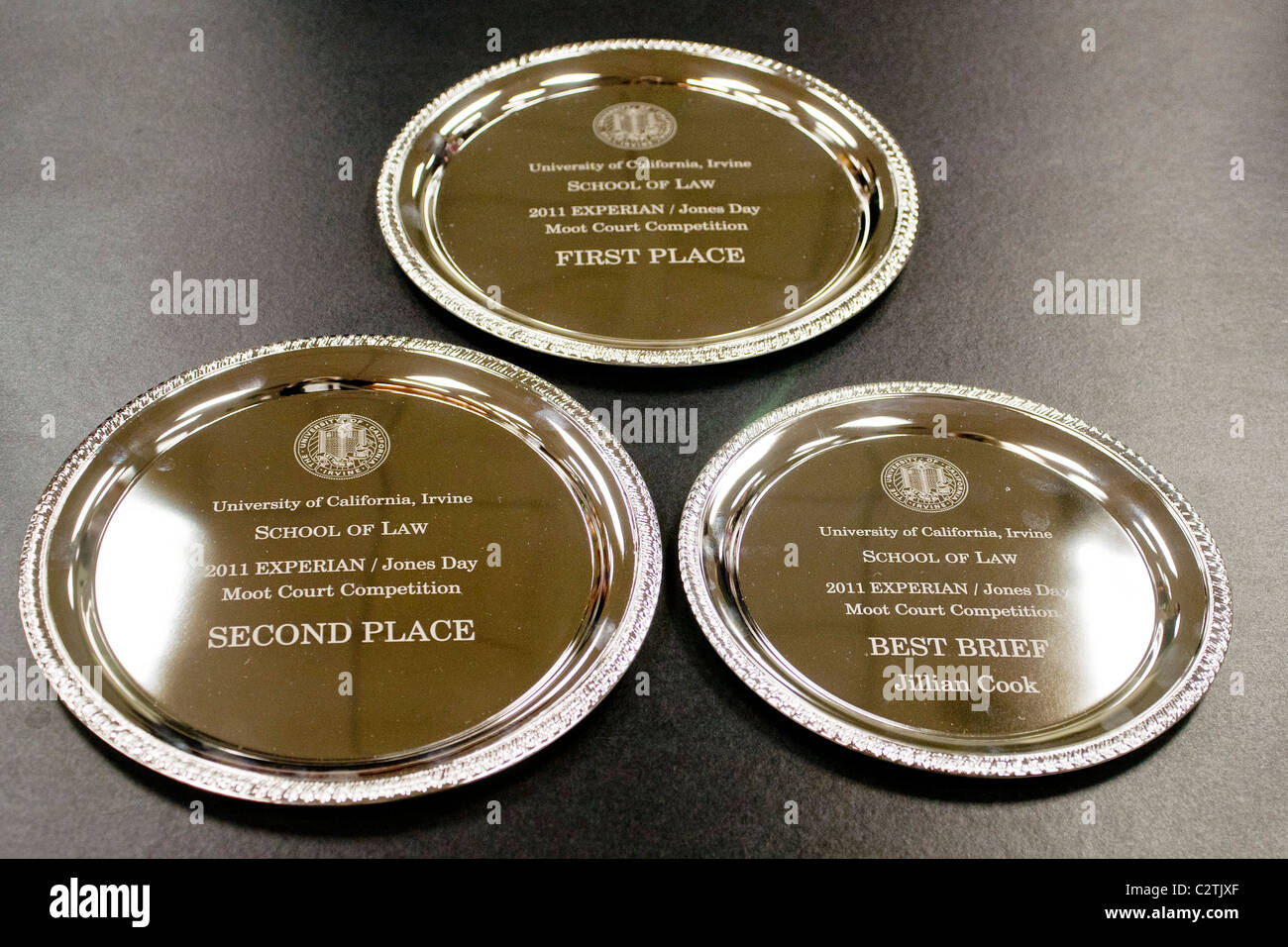 Silberplatte Preise sind auf dem Display an der Moot Court der Law School der University of California. Stockfoto