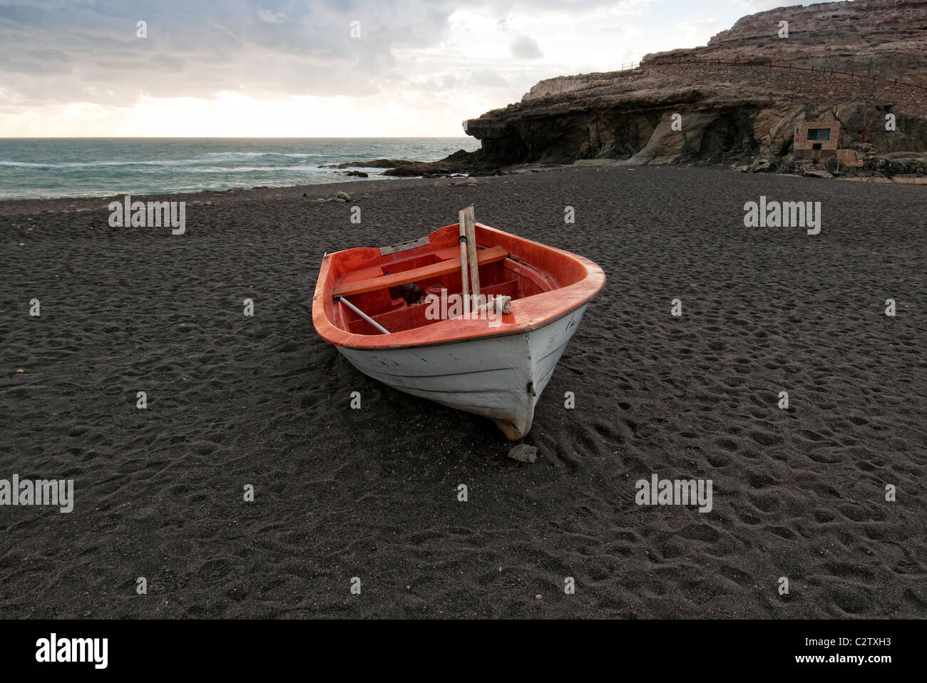 kleines Boot am Strand von Ajuy Fuerteventura Kanarische Inseln Stockfoto