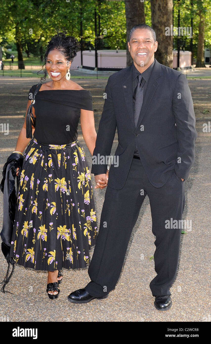 Denzel Washington und Pauletta Pearson Washington Nelson Mandela statt Geburtstagsessen im Hyde Park - Ankünfte London, England- Stockfoto