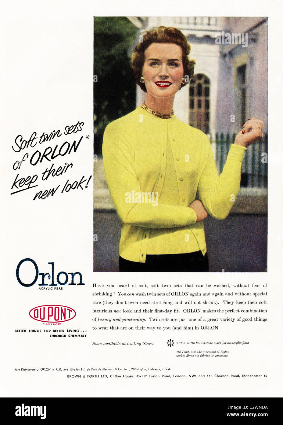 Ganzseitige Anzeige der Farbe im Mode-Magazin ca. 1950er Jahre für ORLON Acryl Faser von DU PONT Stockfoto
