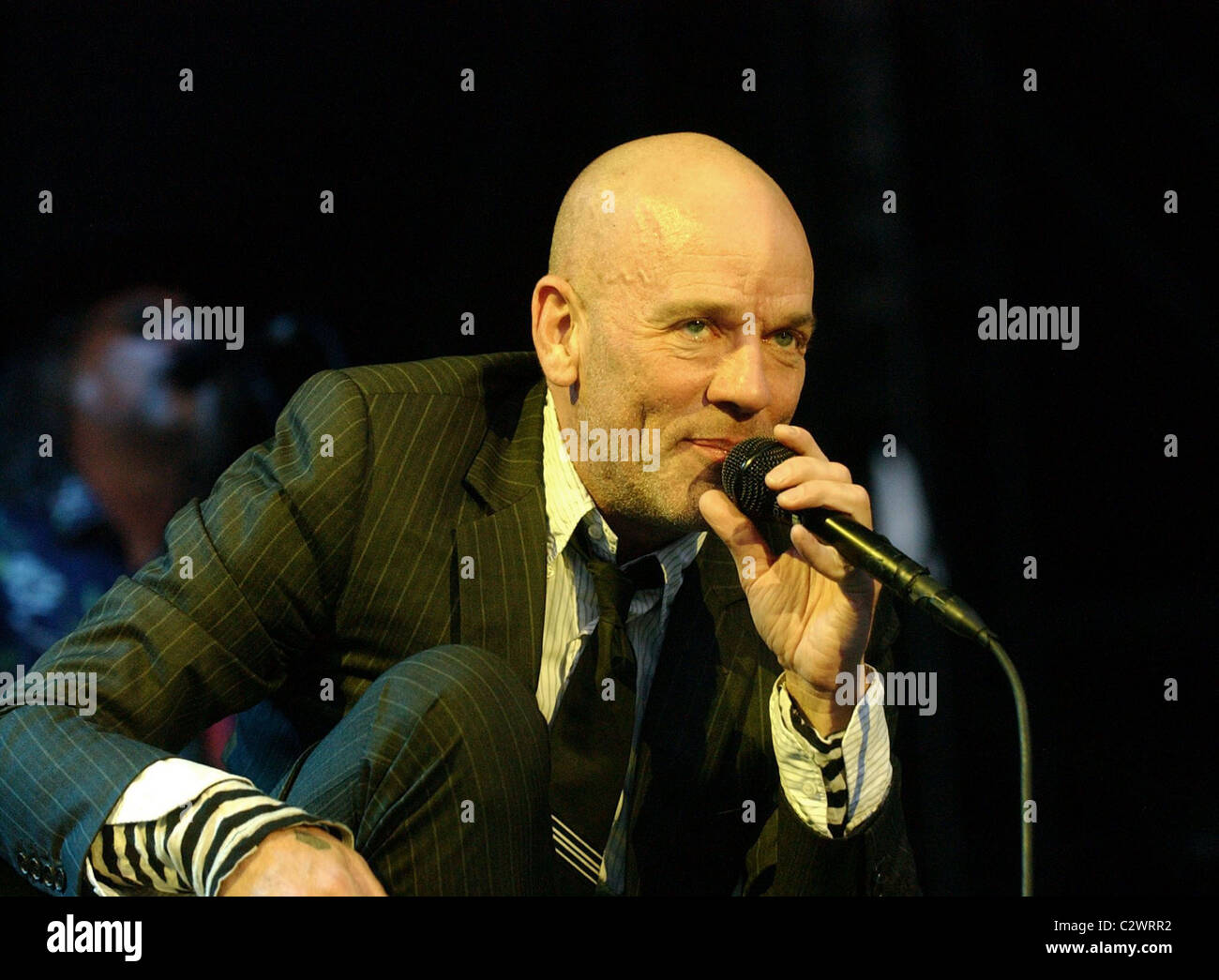 Michael Stipe von R.E.M führen ein ausverkauftes Konzert am Westerpark Amsterdam, Niederlande - 02.07.08 Stockfoto