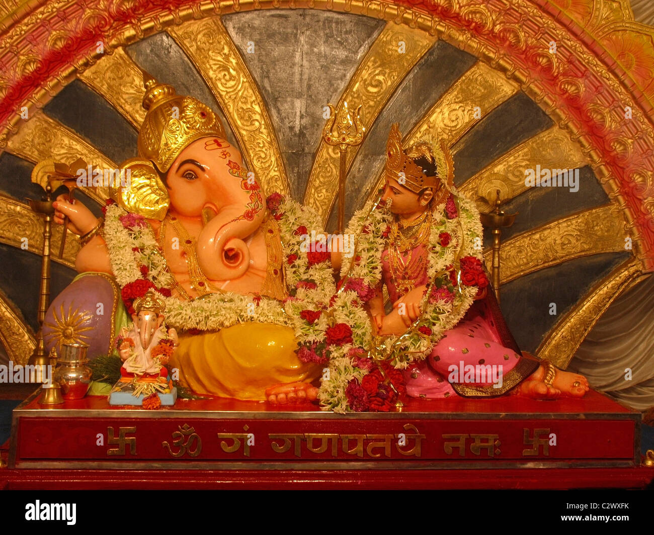Dekorierte Idol von Lord Ganesh bei Ganesh Festival, Pune, Maharashtra, Indien Stockfoto