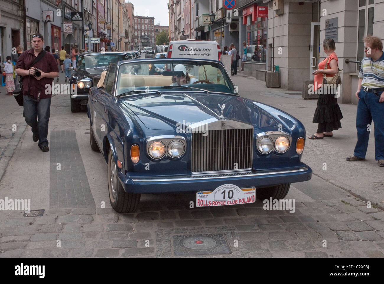 1976 Rolls-Royce Corniche Cabrio Ankunft in Rolls-Royce & Bentley Club-Treffen in Świdnica, Niederschlesien, Polen Stockfoto