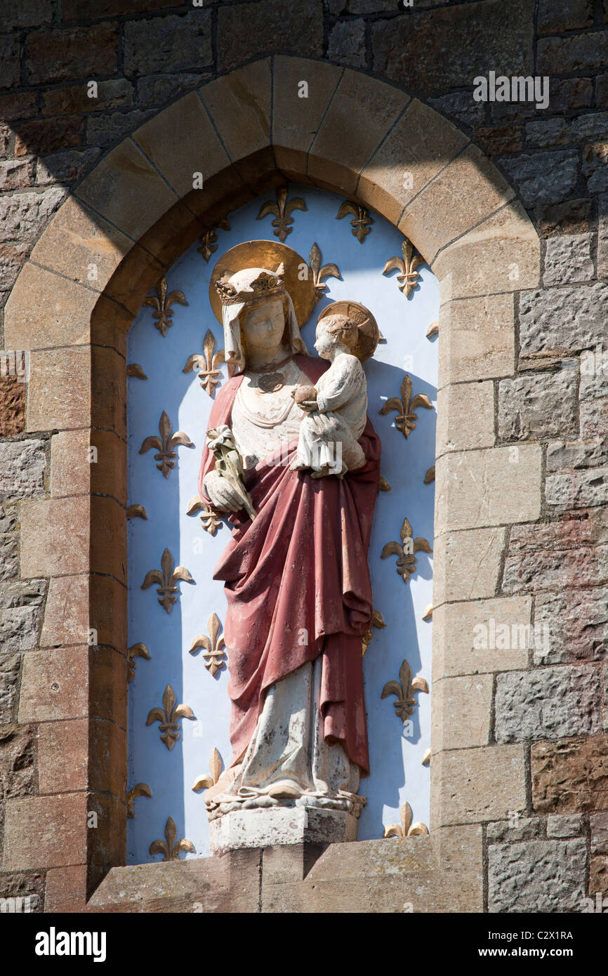 Madonna und Kind Detail am vorderen Fassade des Castell Coch Stockfoto