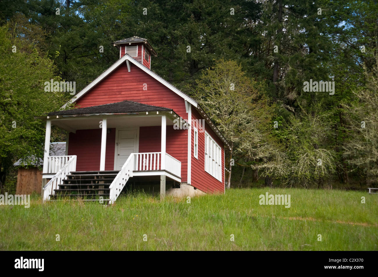 Alte rote einklassige Schulhaus im Willamette Valley in Oregon Stockfoto