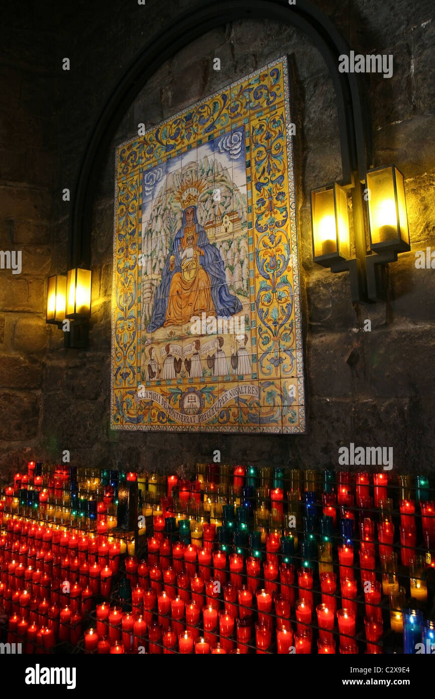 Mosaik der schwarzen Madonna La Moreneta (schwarze Jungfrau) auf der Ave Maria Pat in Montserrat Benediktiner Kloster, Katalonien, Spanien Stockfoto